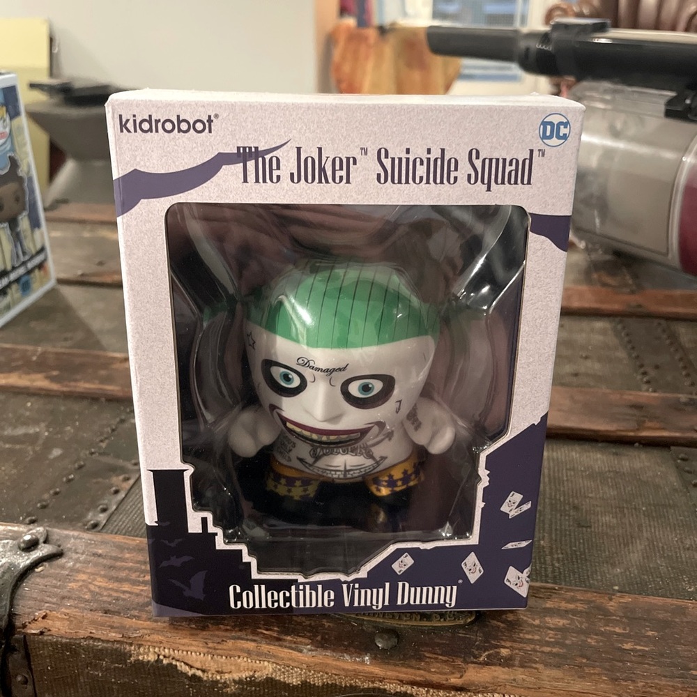 KIDROBOT x DC BATMAN SUICIDE SQUAD JOKER 5" DUNNY FIGURE